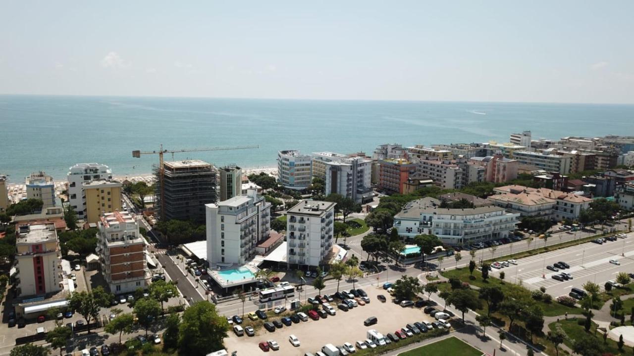 Residence Alla Rotonda Lido di Jesolo Exterior photo
